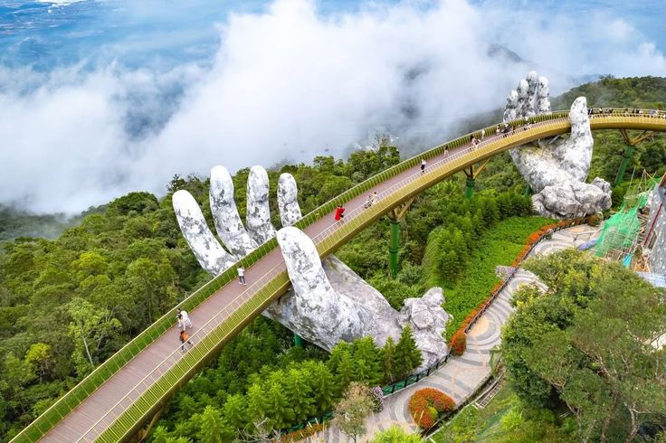 Golden Bridge, Ba Na Hills, Da Nang